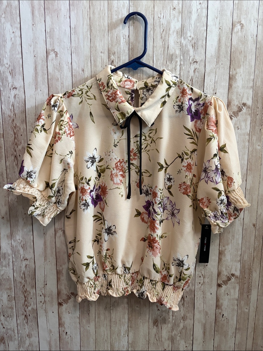Moa Moa Cream Floral Short-Sleeve Blouse with Tie Collar
